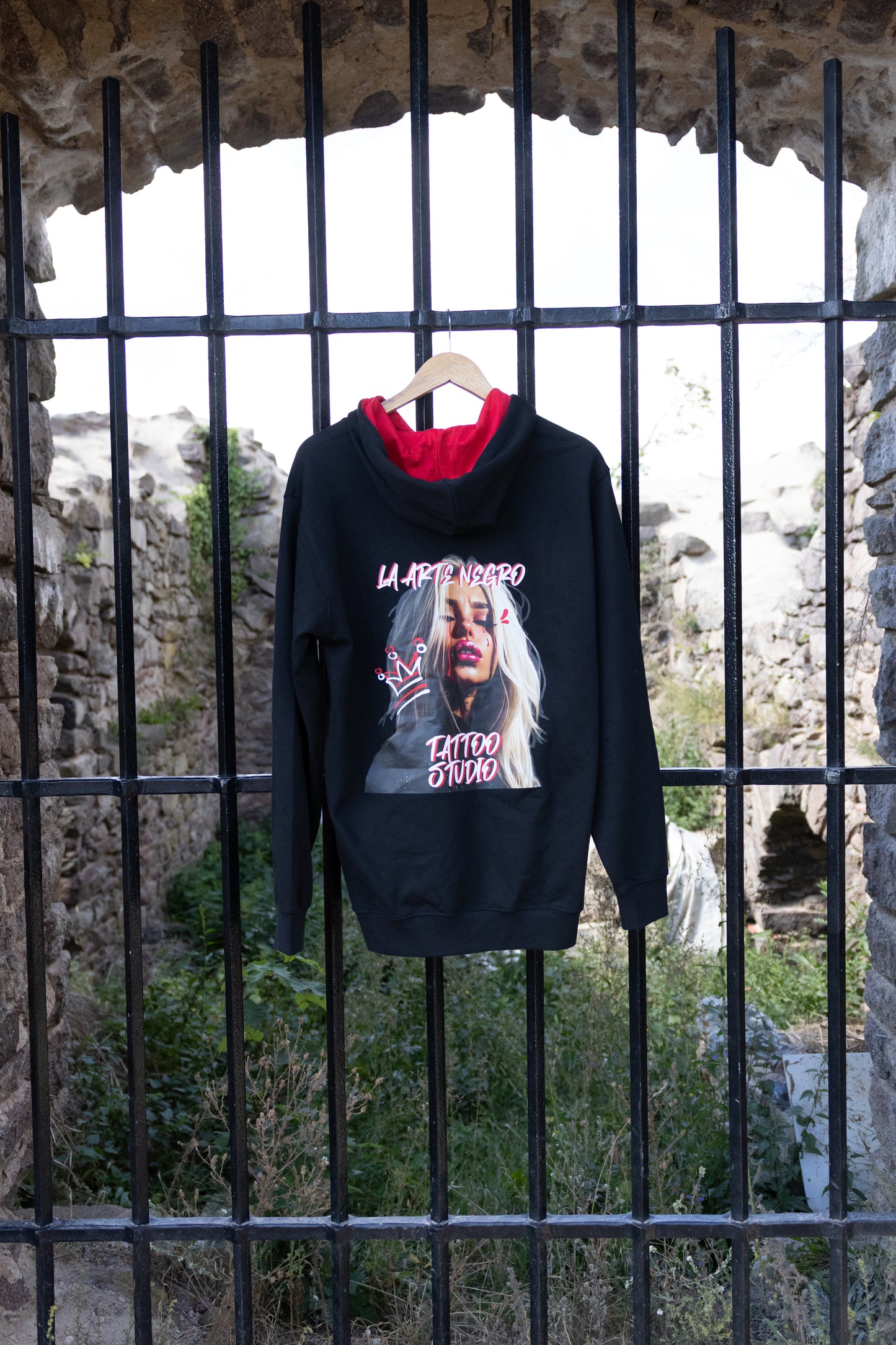 La Arte Negro Hoodie