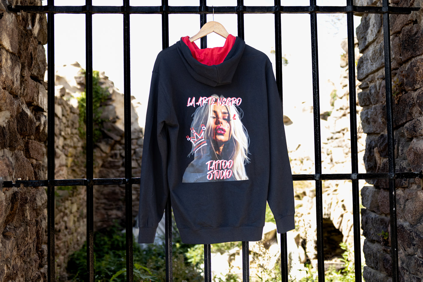 La Arte Negro Hoodie
